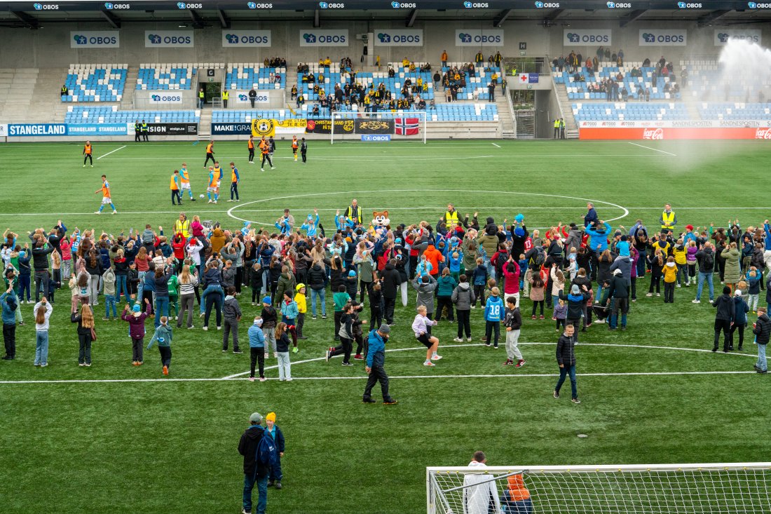 I pausen blir det mulighet for barna å entre banen