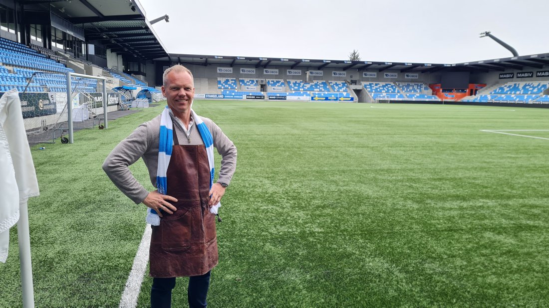 Christian Waage og Lura Turistheim har tatt på seg spanderforkleet før lørdagens kamp mot Lysekloster!