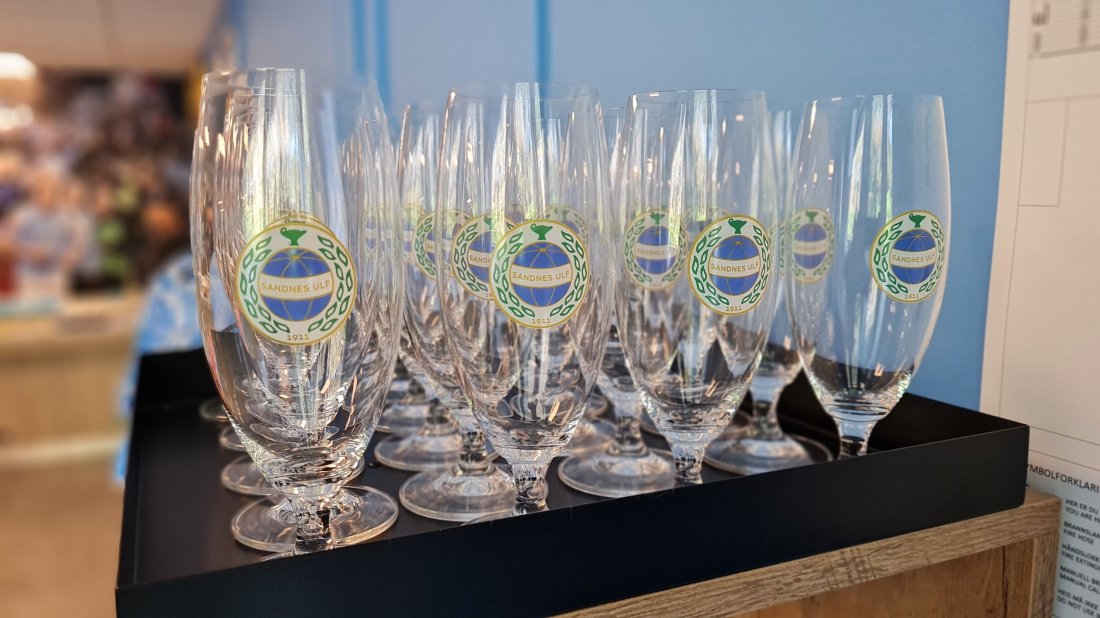 Glass 1.jpg