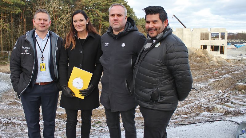 Fra venstre: Normann Oftedal (banksjef Sandnes Sparebank), Trine Stangeland (administrerende direktør Sandnes Sparebank), Tom Rune Espedal (daglig leder Sandnes Ulf) og Einar Auestad (kommersiell leder Sandnes Ulf)